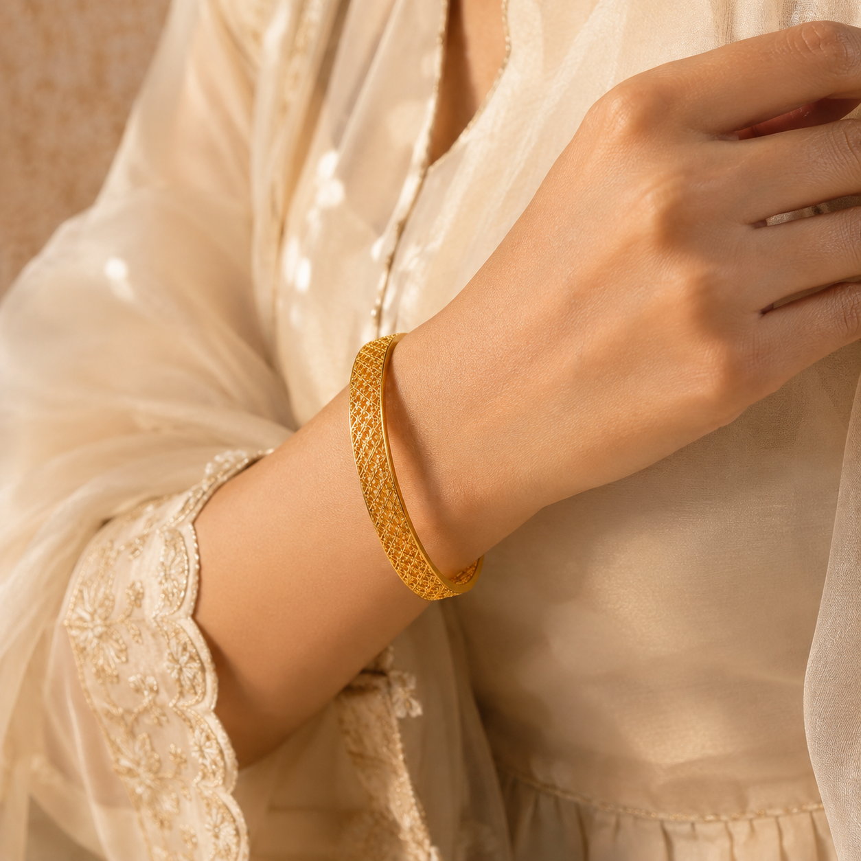 Delicate Lattice Mesh 18K Gold Bangles (Set of 2)